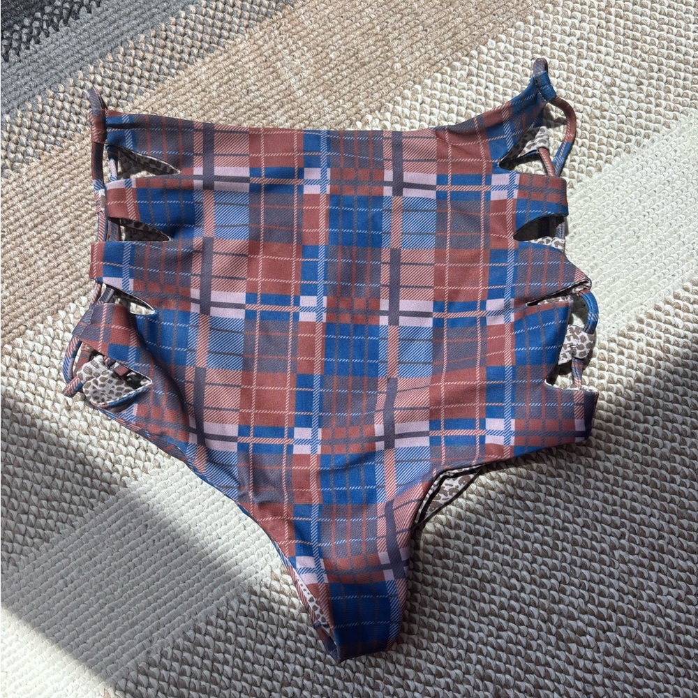 Acacia Bottoms